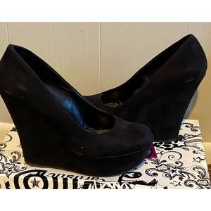 Brash Black Wedge Heels - Women’s Size 8
